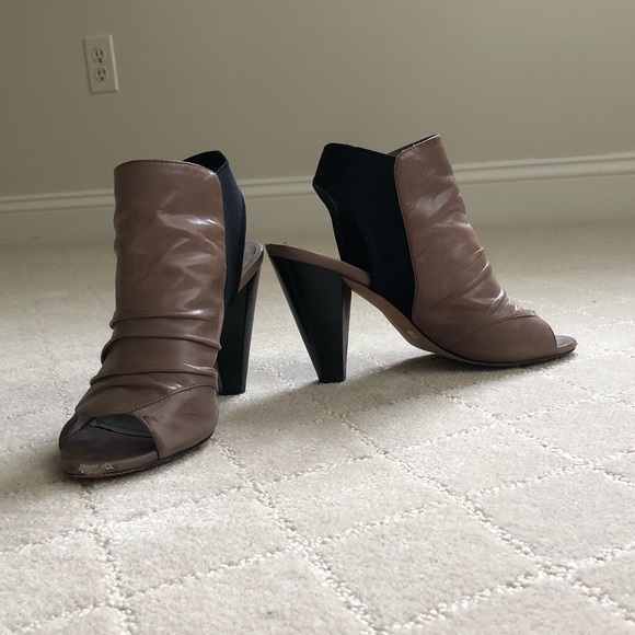 Vince Camuto Bootie - Picture 3 of 8